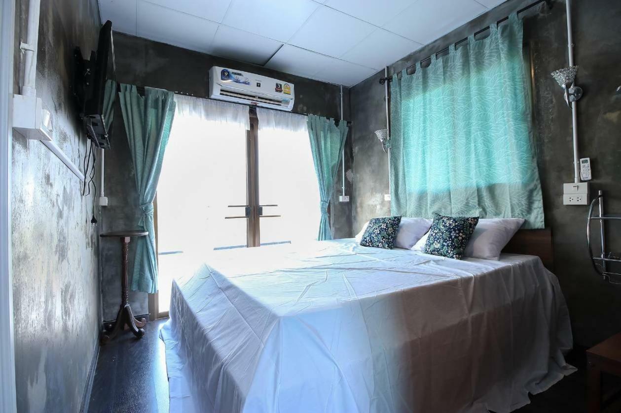 Falik Farm Stay Ayutthaya Bagian luar foto